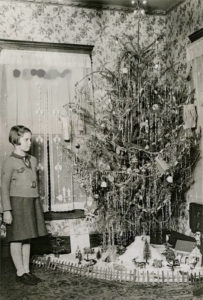 A 1930s Christmas tree (not Shaker).